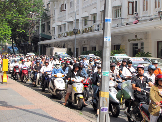 alltägliches Verkehrsaufkommen in Saigons Strassen